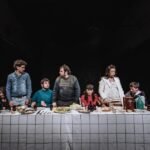 Huele a espíritu adolescente: la obra que cruza un superclásico de Nirvana con una familia al límite