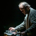 Las escuchas de discos de vinilo en lugares públicos es más que una tendencia y ahora llega al Colón