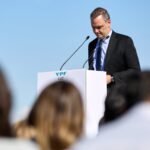 Manuel Adorni renunciará al directorio de YPF y lo reemplazará el nuevo jefe de Gabinete