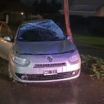 Un conductor quedó atrapado tras chocar contra un poste en avenida Alfonsín y 14 de Julio​