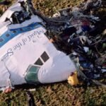 El vuelo 103 de Pan Am que sufrió un atentado terrorista, cayó sobre un pueblo escocés y mató a 270 personas